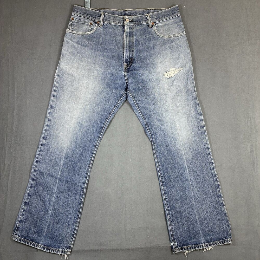 Levi's 517 Men's 36x30 Bootcut Jeans Medium Wash Denim 5 Pocket 100% Cotton Fade